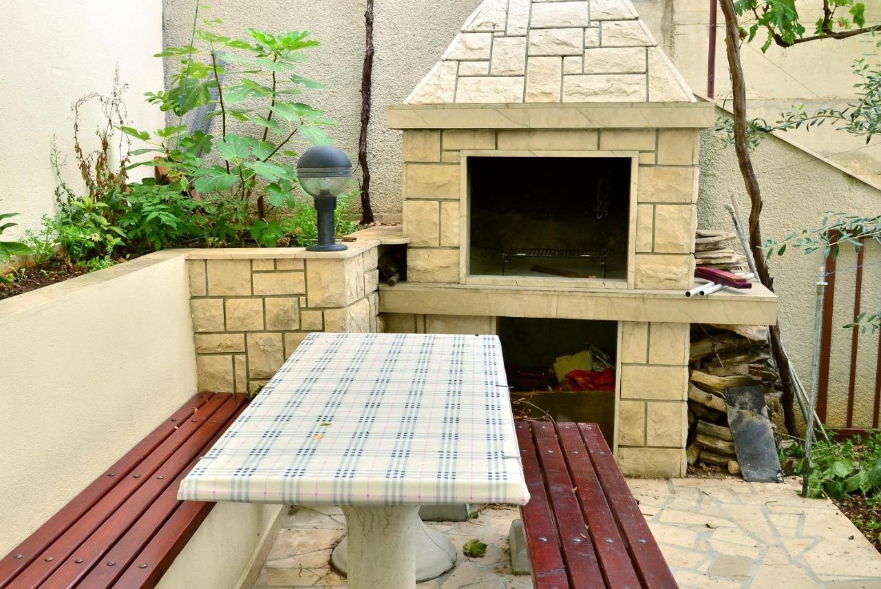 Apartments By The Sea Pisak, Omis - 658 Mimice Exterior foto
